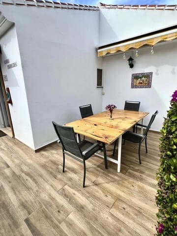 4 slaapkamer Villa te koop in Caleta de Vélez, Vélez-Málaga met zwembad garage - € 669.000 (Ref: 9795520)