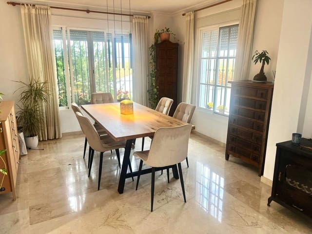 4 soveværelse Villa til salg i Caleta de Vélez, Vélez-Málaga med swimmingpool garage - € 669.000 (Ref: 9795520)