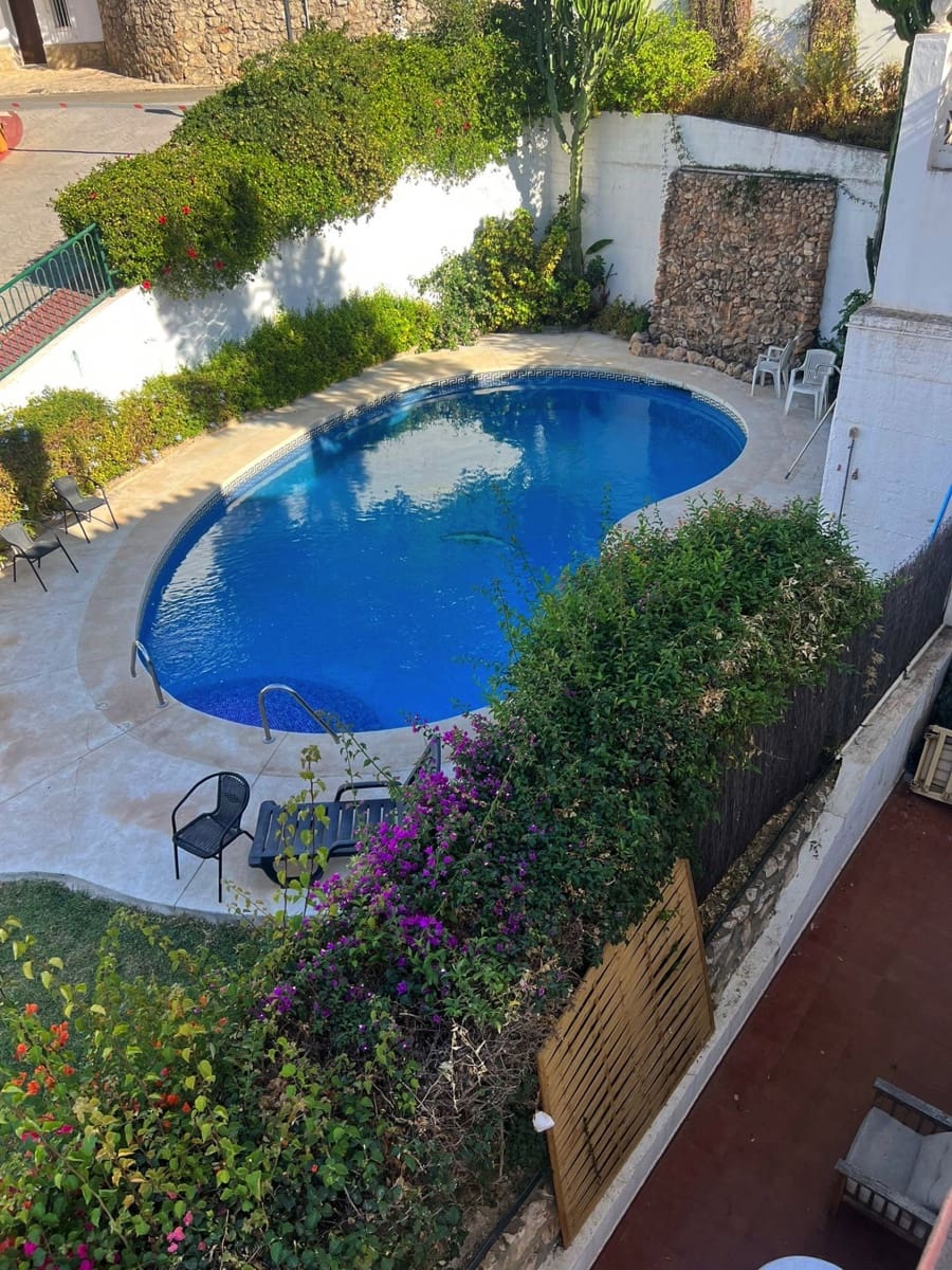 4 Zimmer Villa zu verkaufen in Caleta de Velez mit Pool Garage - 669.000 € (Ref: 9795520)