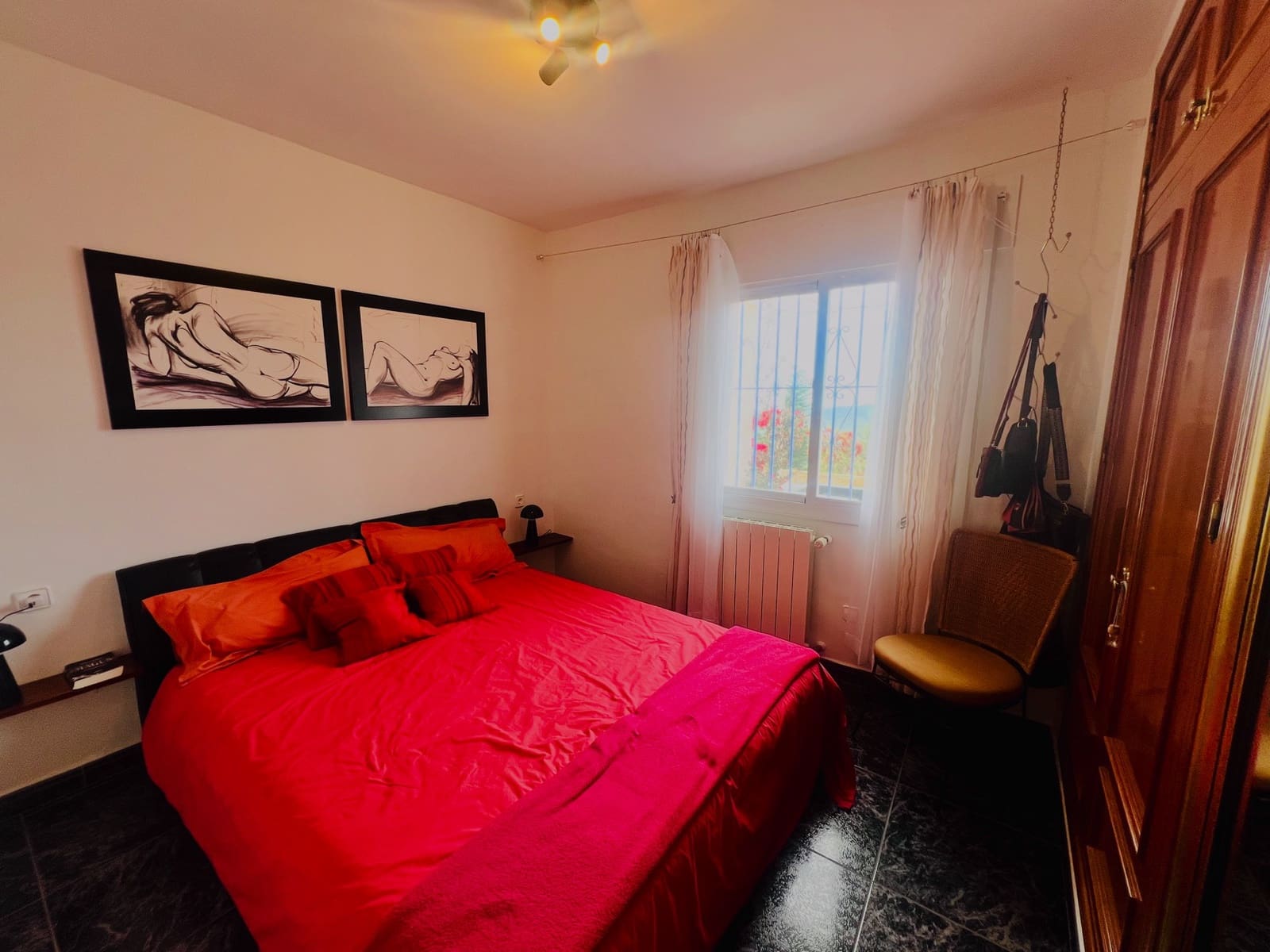 Chalet de 6 habitaciones en Alcaucín en venta con piscina garaje - 525.000 € (Ref: 9805586)