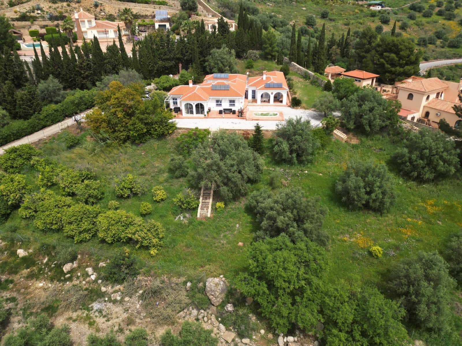 Chalet de 6 habitaciones en Alcaucín en venta con piscina garaje - 525.000 € (Ref: 9805586)