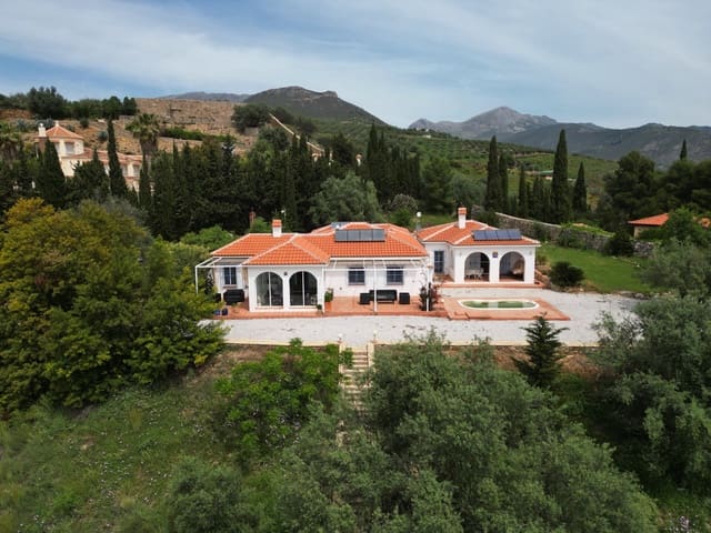 6 sypialnia Willa na sprzedaż w Alcaucín z basenem garażem - 525 000 € (Ref: 9805586)