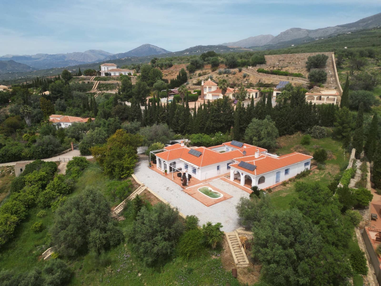 6 soverom Villa til salgs i Alcaucin med svømmebasseng garasje - € 525 000 (Ref: 9805586)
