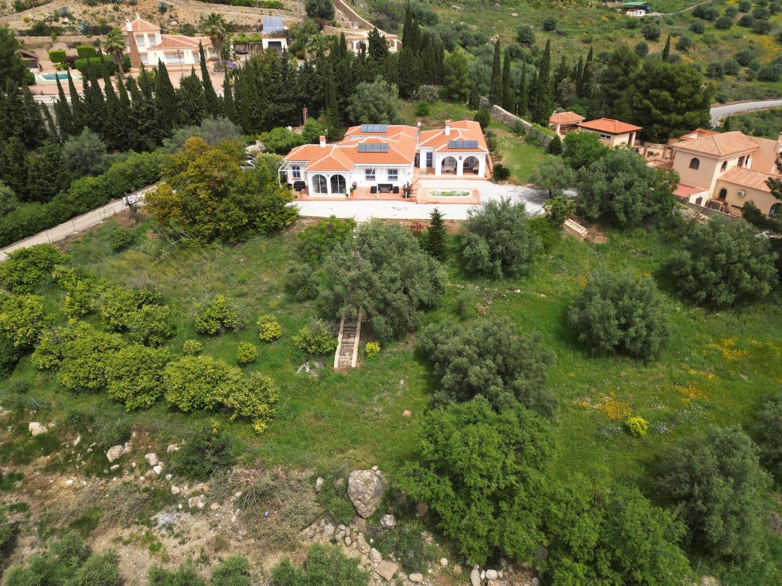 6 soverom Villa til salgs i Alcaucin med svømmebasseng garasje - € 525 000 (Ref: 9805586)