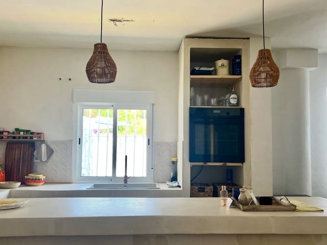 3 bedroom Villa for sale in Almáchar with pool garage - € 339,000 (Ref: 9813555)