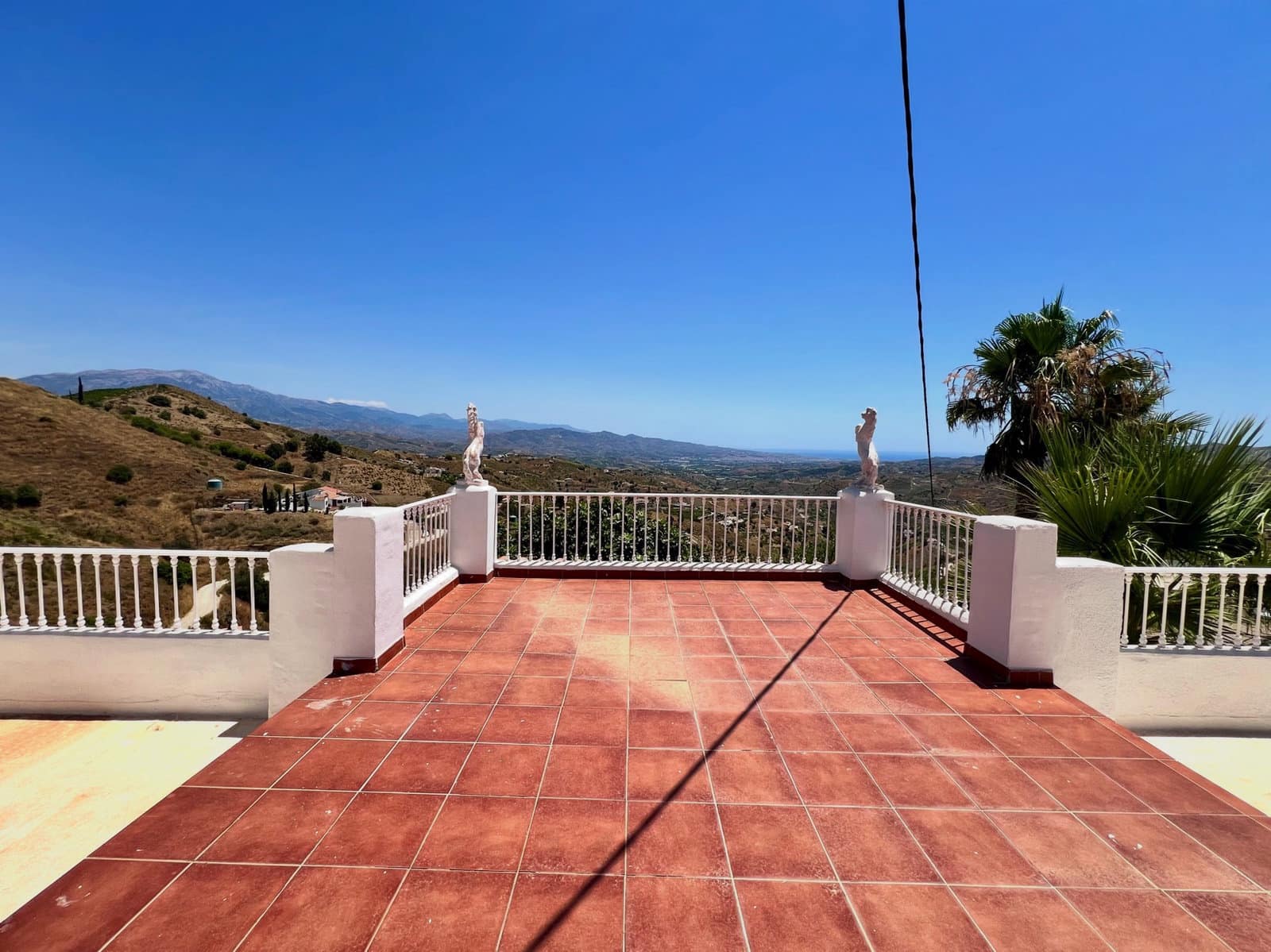 3 bedroom Villa for sale in Almachar with pool garage - € 339,000 (Ref: 9813555)