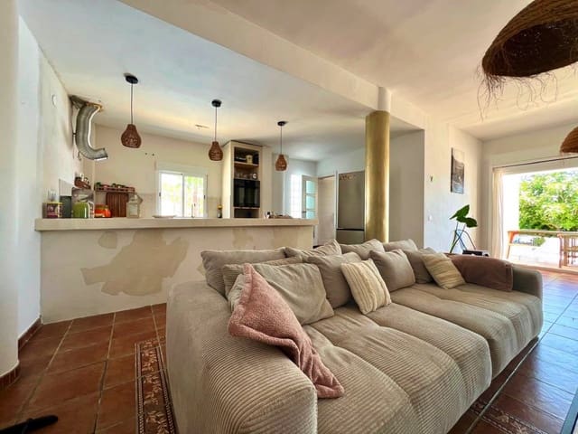 3 soverom Villa til salgs i Almáchar med svømmebasseng garasje - € 339 000 (Ref: 9813555)