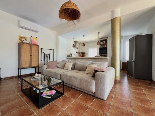 3 soverom Villa til salgs i Almáchar med svømmebasseng garasje - € 339 000 (Ref: 9813555)