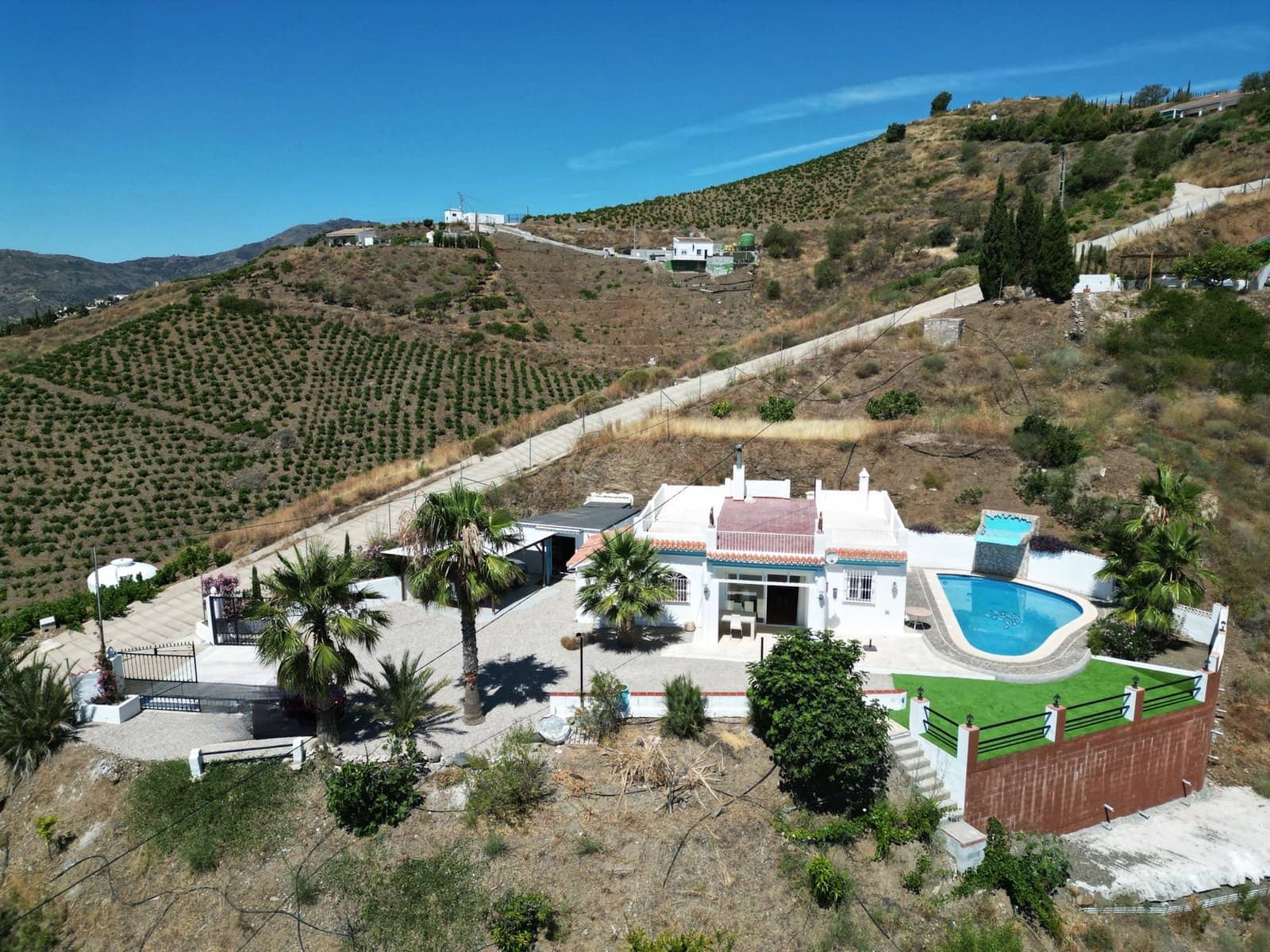 3 bedroom Villa for sale in Almachar with pool garage - € 339,000 (Ref: 9813555)