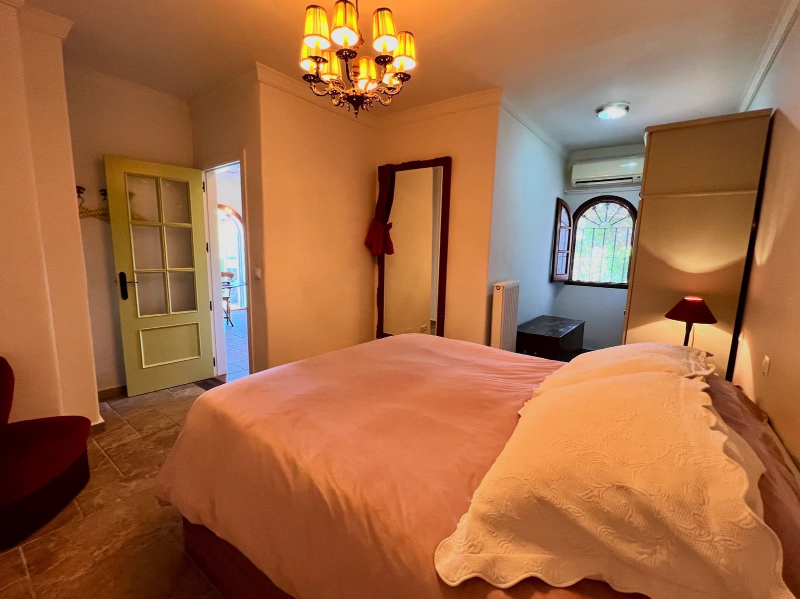 5 slaapkamer Villa te koop in Alcaucin met zwembad garage - € 695.000 (Ref: 9853053)