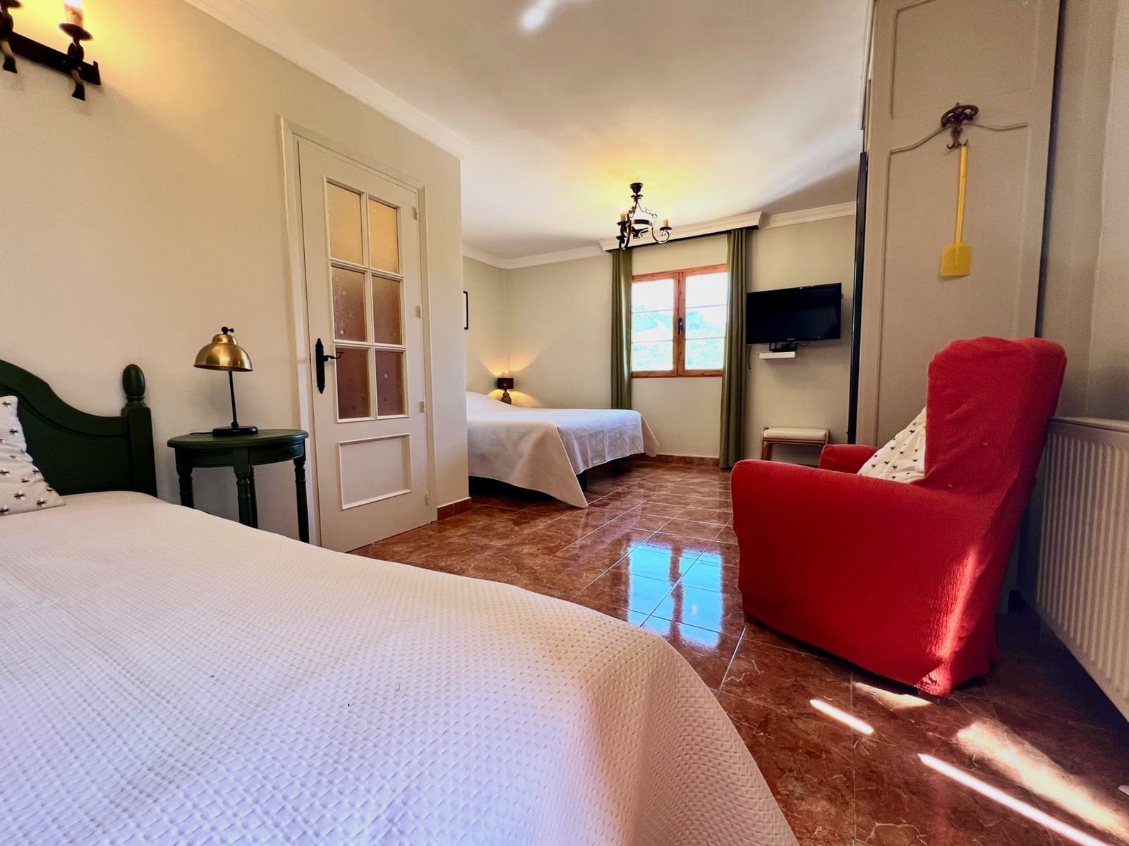 5 slaapkamer Villa te koop in Alcaucin met zwembad garage - € 695.000 (Ref: 9853053)