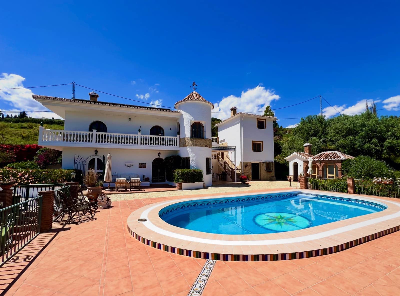 5 slaapkamer Villa te koop in Alcaucin met zwembad garage - € 695.000 (Ref: 9853053)