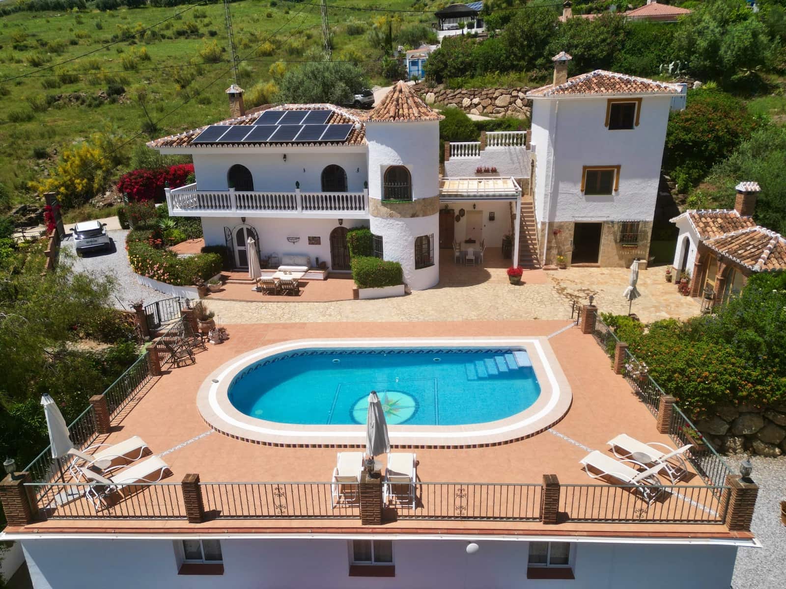 5 slaapkamer Villa te koop in Alcaucin met zwembad garage - € 695.000 (Ref: 9853053)