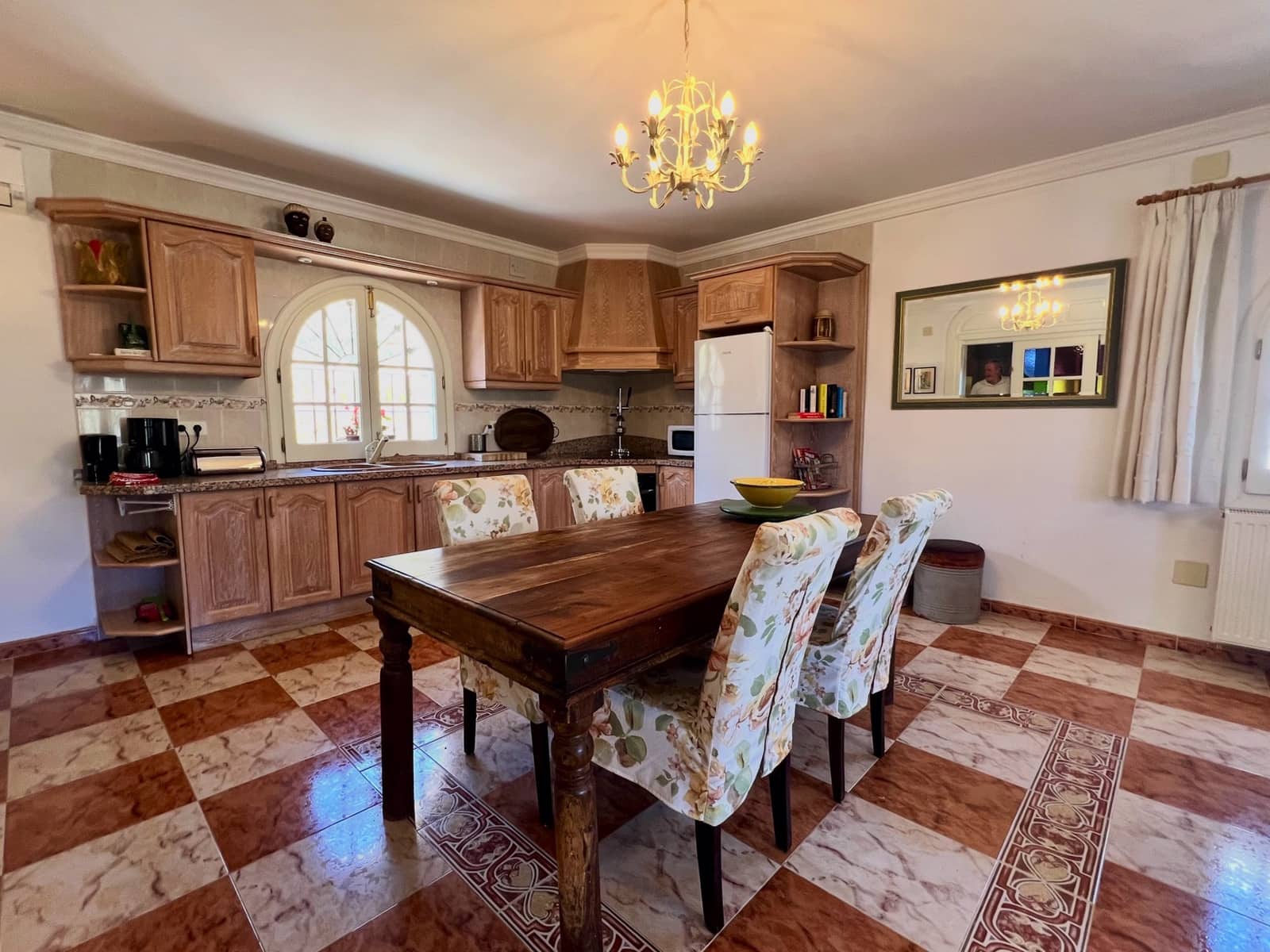5 slaapkamer Villa te koop in Alcaucin met zwembad garage - € 695.000 (Ref: 9853053)