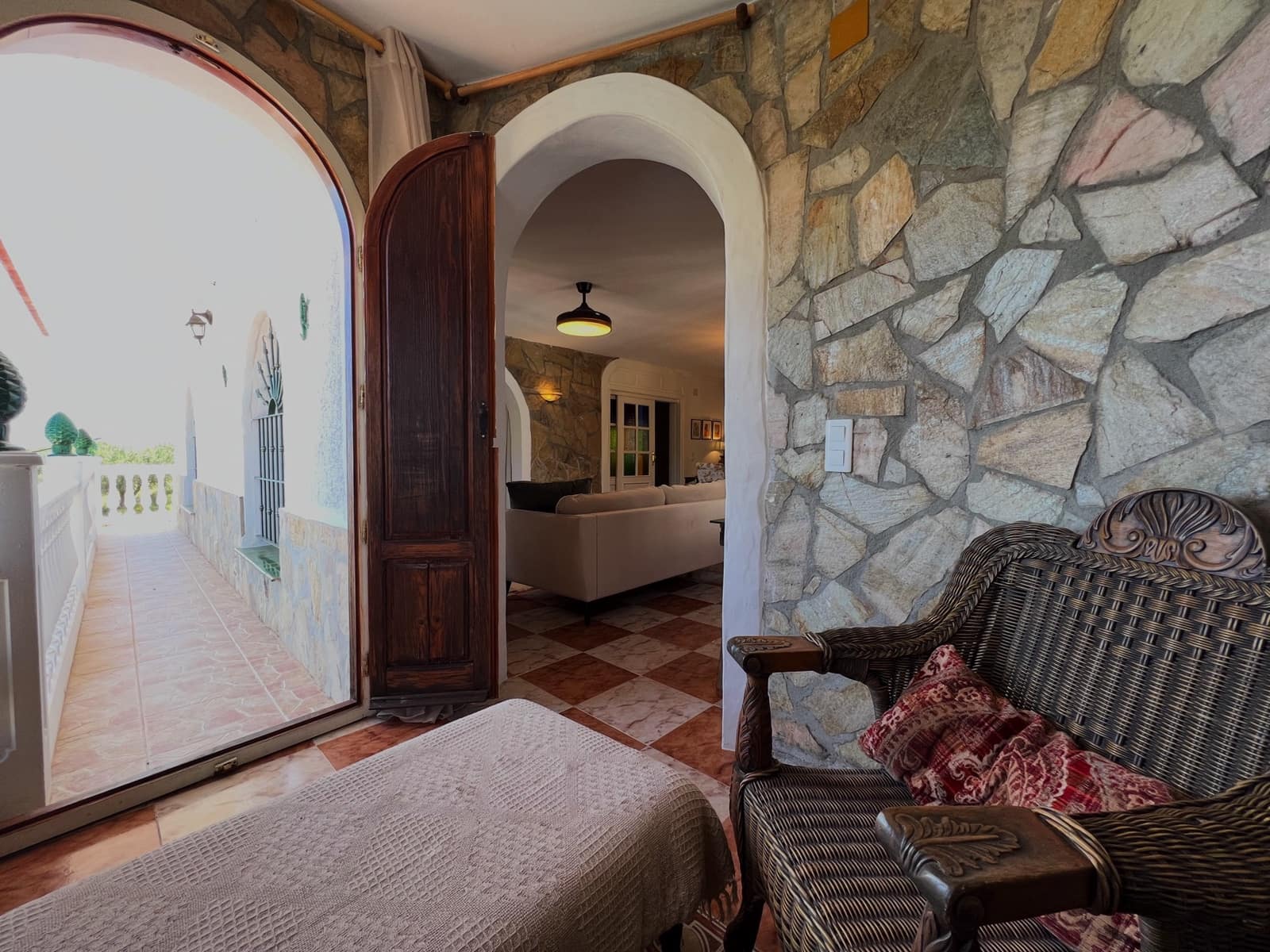 5 slaapkamer Villa te koop in Alcaucin met zwembad garage - € 695.000 (Ref: 9853053)