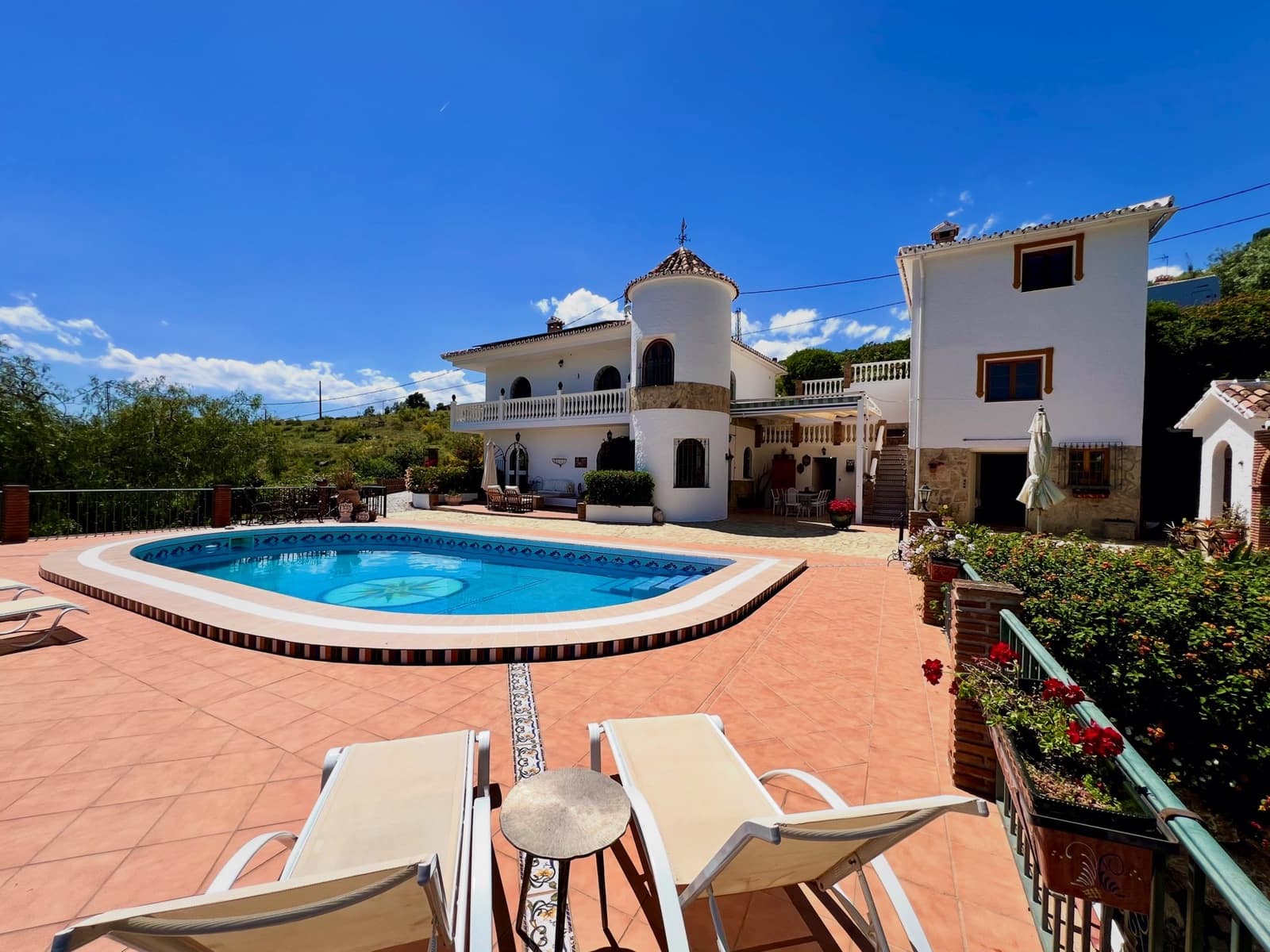 5 slaapkamer Villa te koop in Alcaucin met zwembad garage - € 695.000 (Ref: 9853053)
