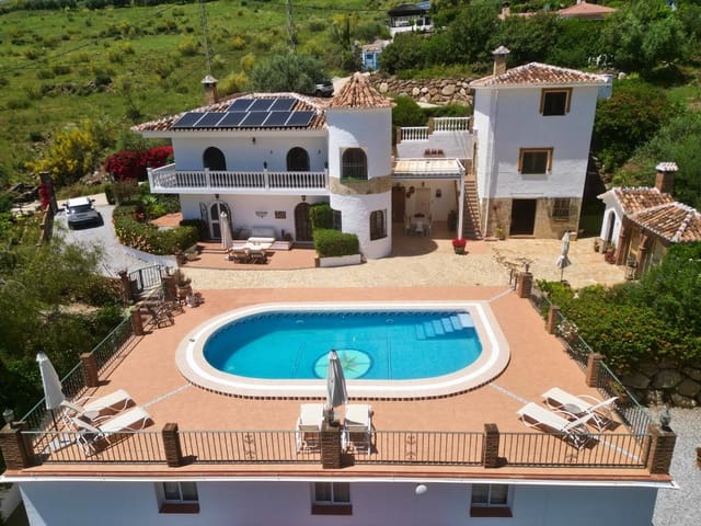 5 quarto Comercial para venda em Alcaucín com piscina garagem - 695 000 € (Ref: 9853053)