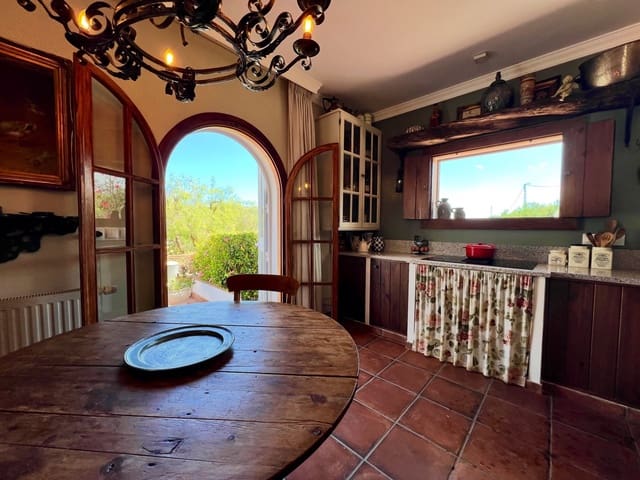 5 quarto Comercial para venda em Alcaucín com piscina garagem - 695 000 € (Ref: 9853053)