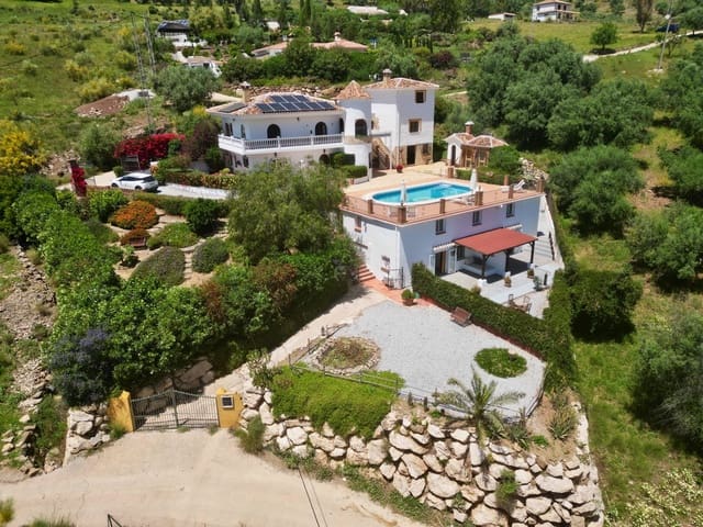 5 quarto Comercial para venda em Alcaucín com piscina garagem - 695 000 € (Ref: 9853053)