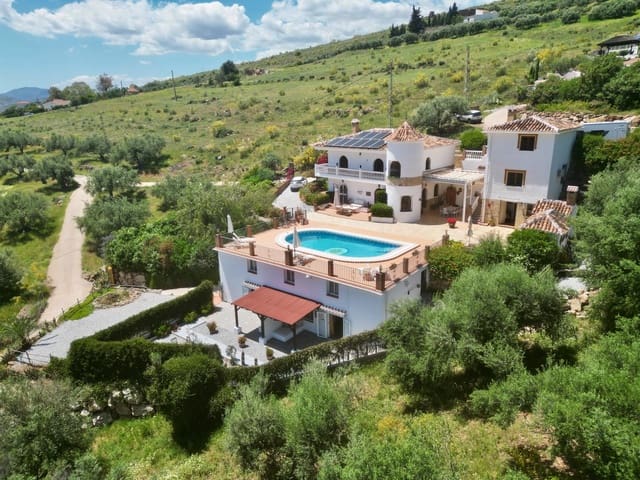 5 quarto Comercial para venda em Alcaucín com piscina garagem - 695 000 € (Ref: 9853053)