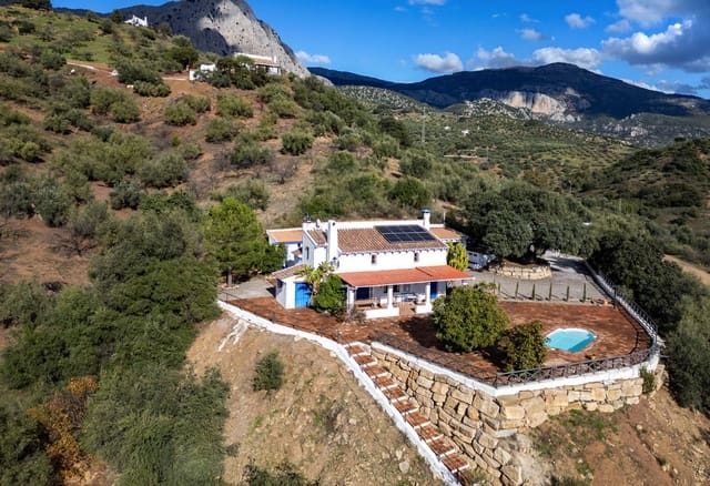 3 soverom Villa til salgs i Riogordo med svømmebasseng garasje - € 425 000 (Ref: 9863911)