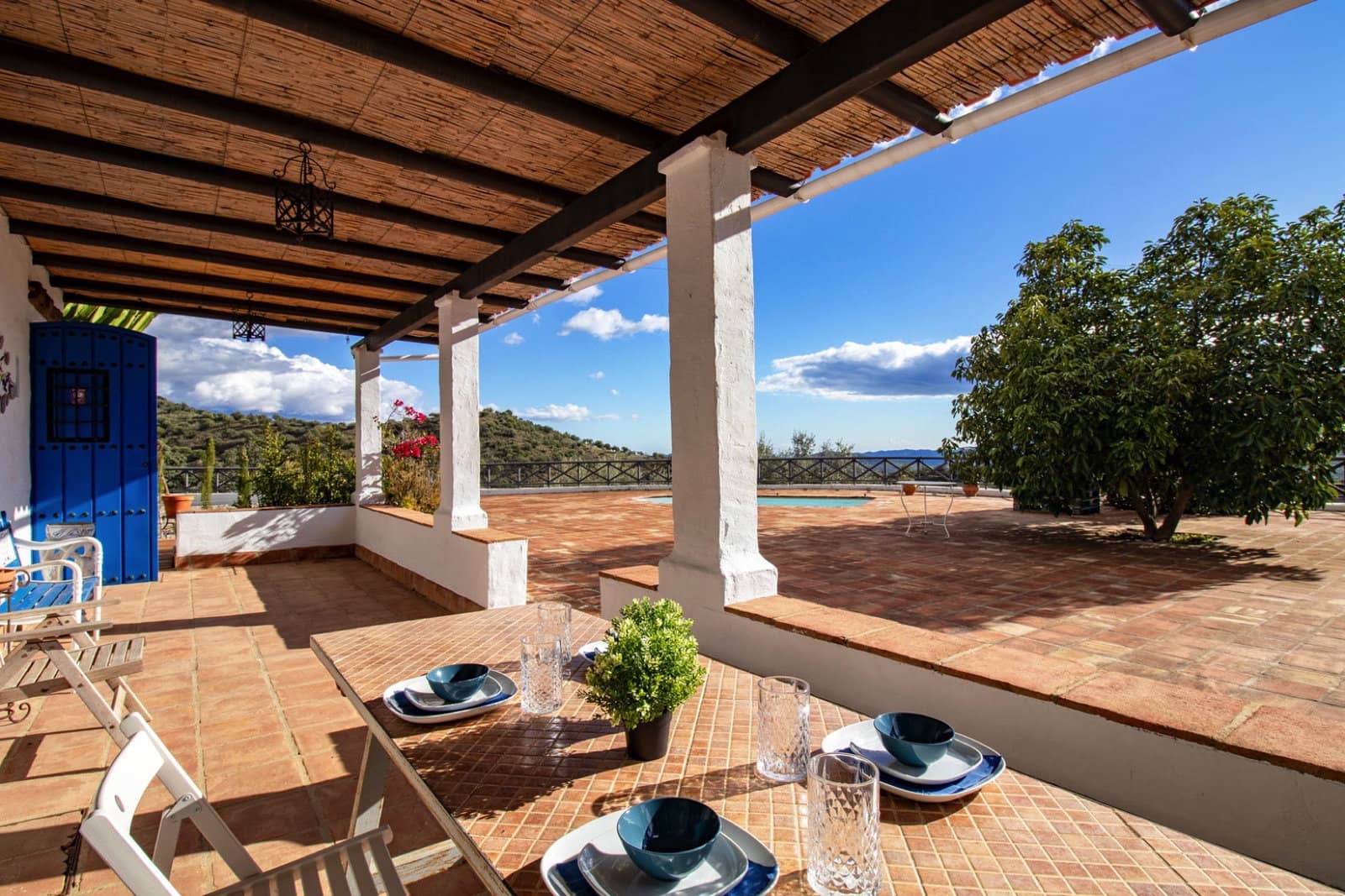 3 bedroom Villa for sale in Riogordo with pool garage - € 425,000 (Ref: 9863911)