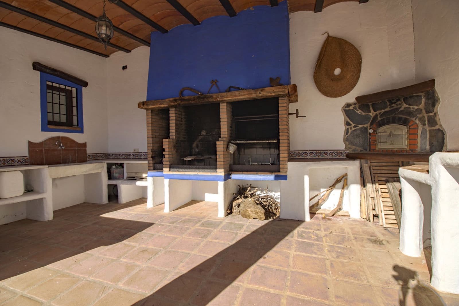 3 bedroom Villa for sale in Riogordo with pool garage - € 425,000 (Ref: 9863911)