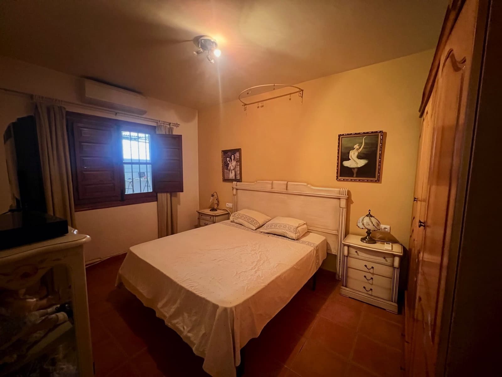 Chalet de 3 habitaciones en Viñuela en venta con piscina garaje - 365.000 € (Ref: 9893090)