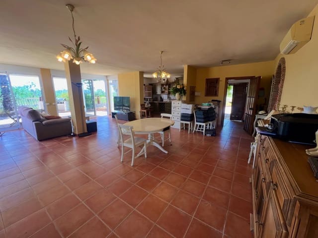 3 sypialnia Willa na sprzedaż w Viñuela z basenem garażem - 365 000 € (Ref: 9893090)