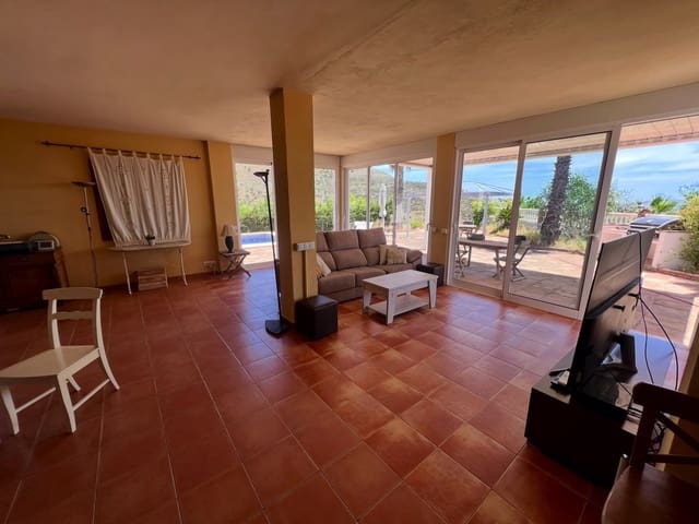 3 sypialnia Willa na sprzedaż w Viñuela z basenem garażem - 365 000 € (Ref: 9893090)