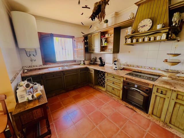3 sypialnia Willa na sprzedaż w Viñuela z basenem garażem - 365 000 € (Ref: 9893090)