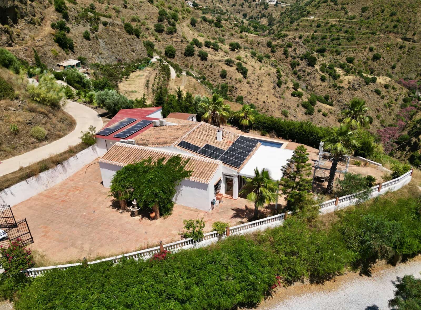 Chalet de 3 habitaciones en Viñuela en venta con piscina garaje - 365.000 € (Ref: 9893090)