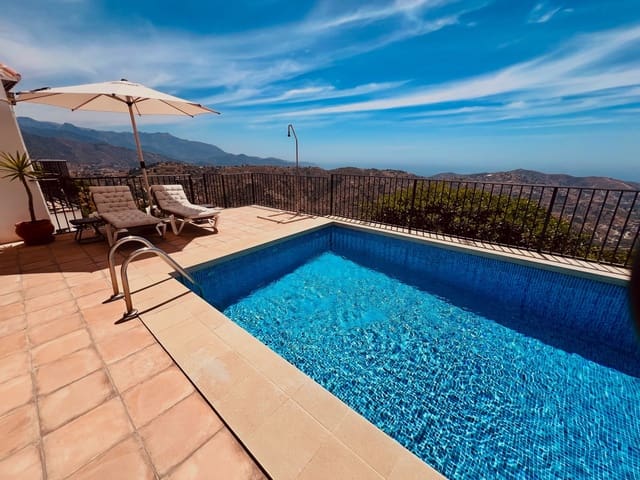3 soveværelse Villa til salg i Torrox Pueblo, Torrox med swimmingpool garage - € 449.000 (Ref: 9900008)