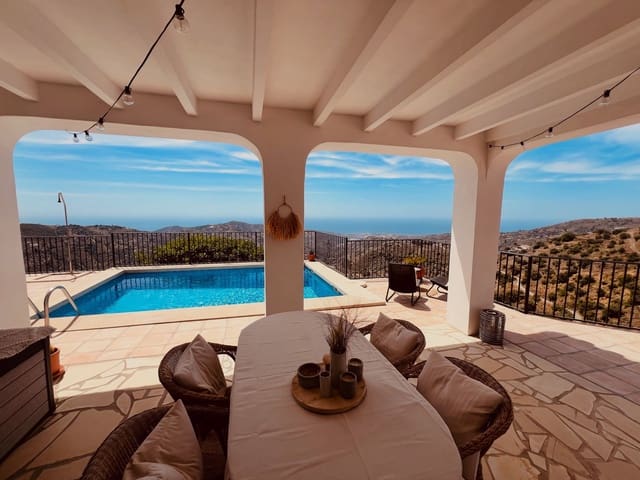3 soveværelse Villa til salg i Torrox Pueblo, Torrox med swimmingpool garage - € 449.000 (Ref: 9900008)