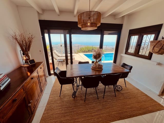 3 soveværelse Villa til salg i Torrox Pueblo, Torrox med swimmingpool garage - € 449.000 (Ref: 9900008)
