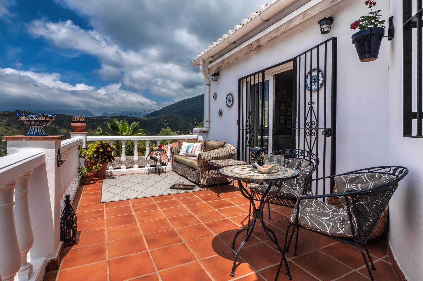 4 soverom Villa til salgs i Canillas de Aceituno med svømmebasseng garasje - € 695 000 (Ref: 9939032)