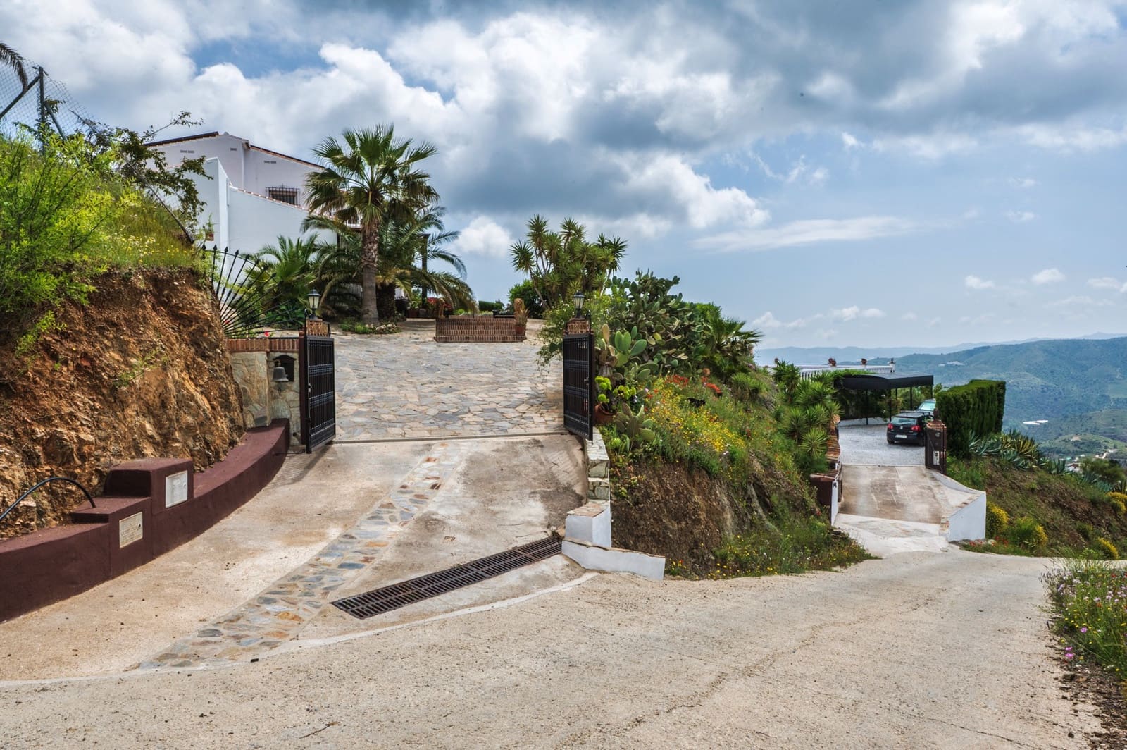 4 soverom Villa til salgs i Canillas de Aceituno med svømmebasseng garasje - € 695 000 (Ref: 9939032)