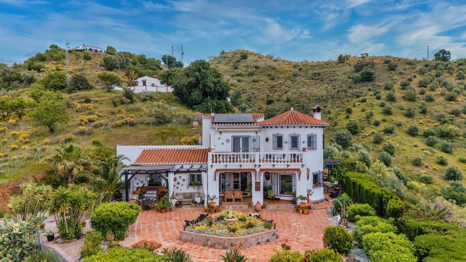 4 soverom Villa til salgs i Canillas de Aceituno med svømmebasseng garasje - € 695 000 (Ref: 9939032)