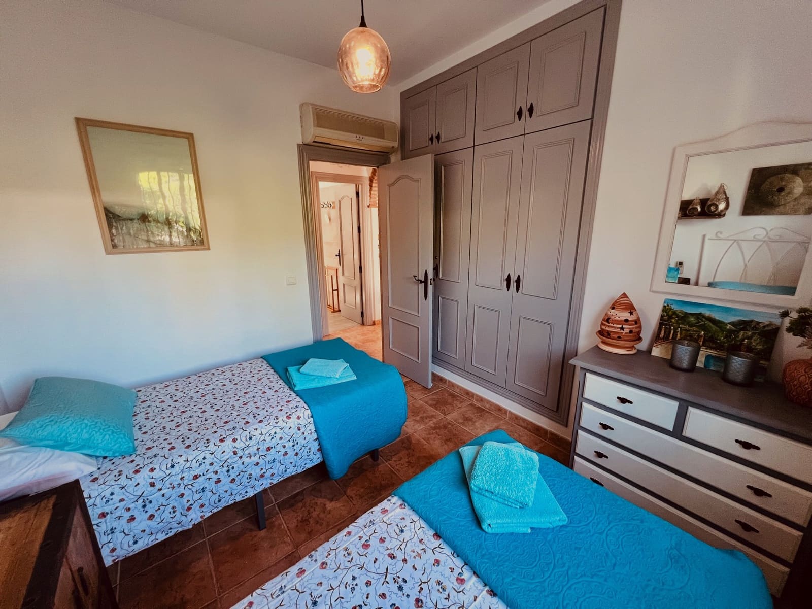 3 bedroom Villa for sale in Alcaucin with pool garage - € 375,000 (Ref: 9961719)