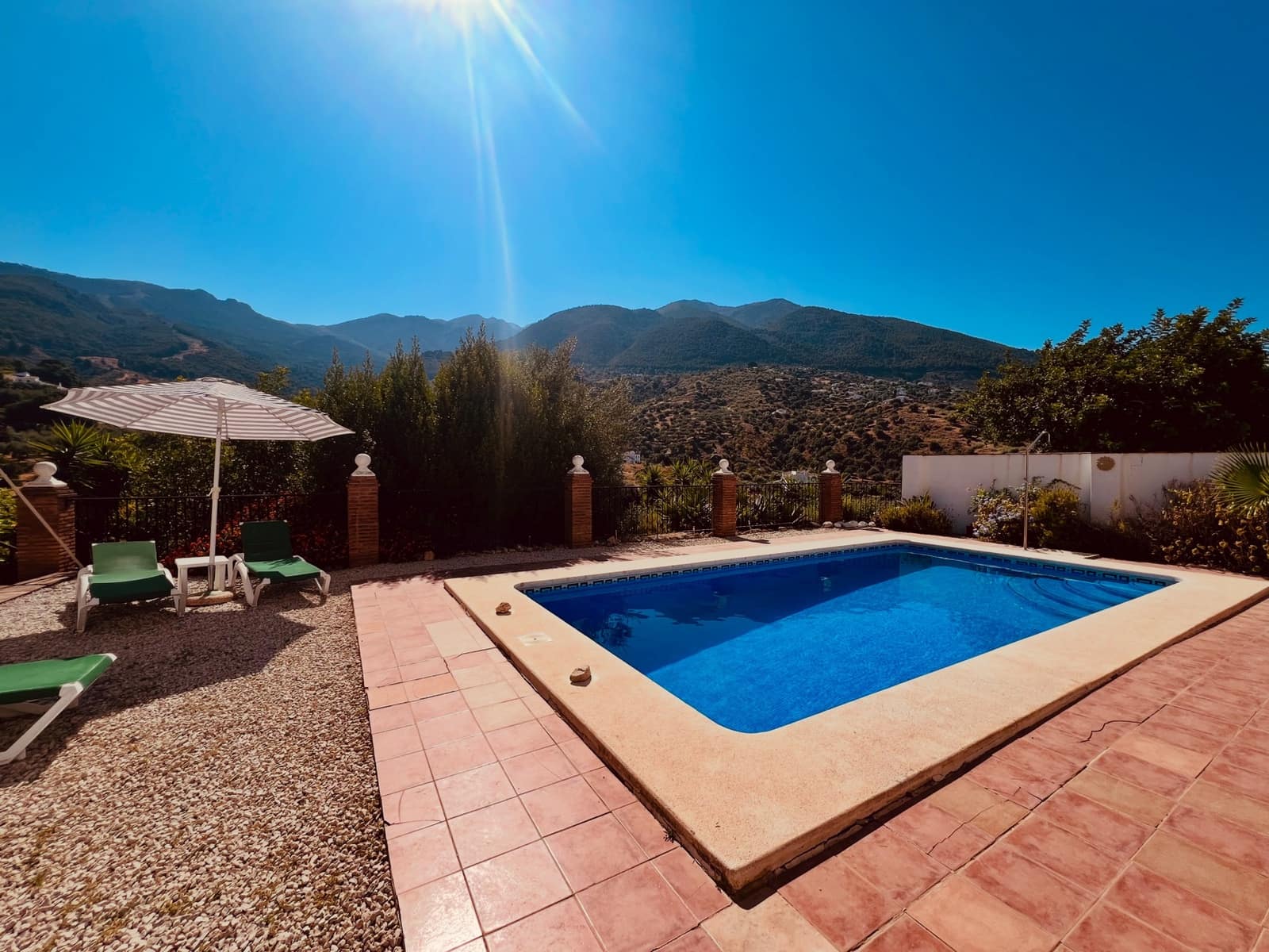 3 bedroom Villa for sale in Alcaucin with pool garage - € 375,000 (Ref: 9961719)