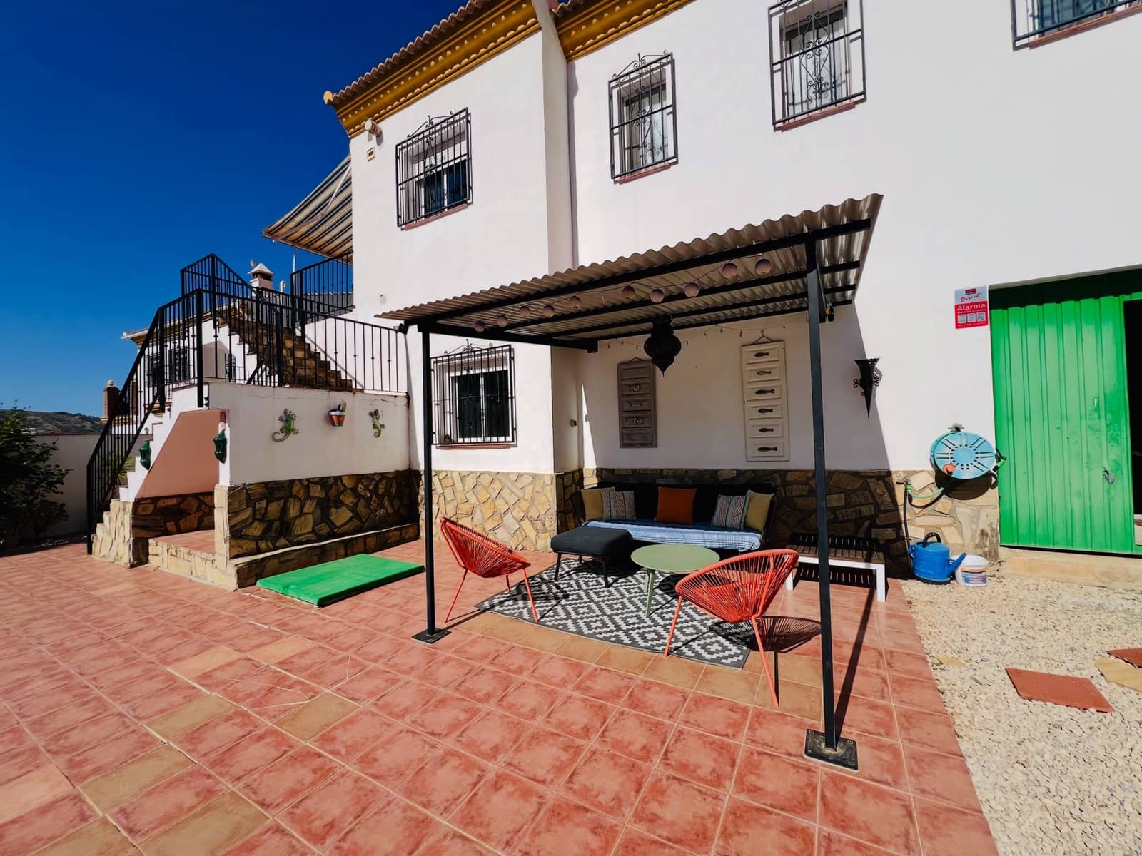 3 bedroom Villa for sale in Alcaucin with pool garage - € 375,000 (Ref: 9961719)