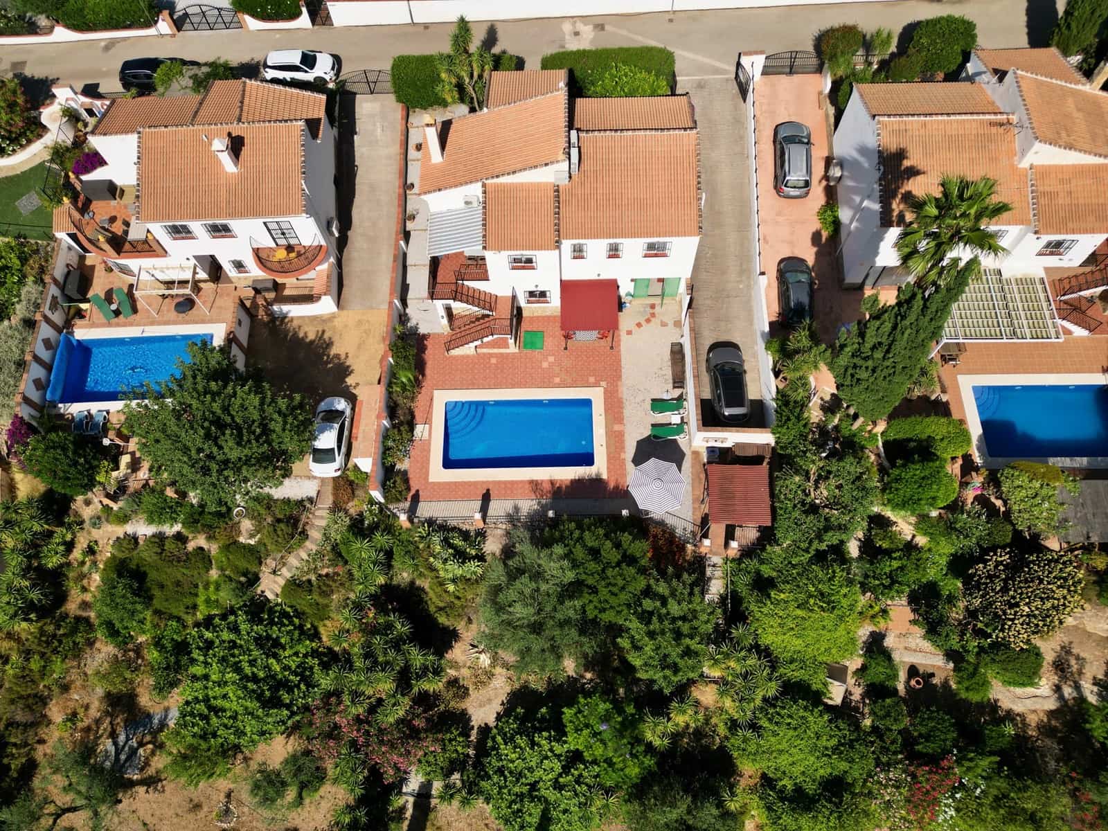3 bedroom Villa for sale in Alcaucin with pool garage - € 375,000 (Ref: 9961719)