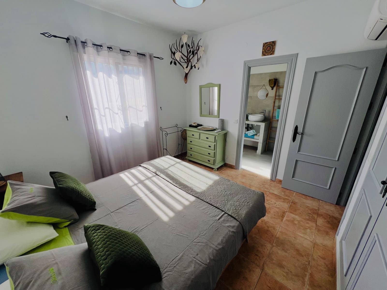 3 bedroom Villa for sale in Alcaucin with pool garage - € 375,000 (Ref: 9961719)