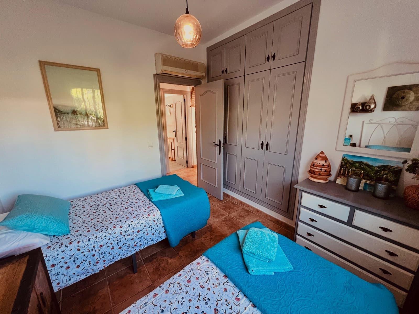 3 bedroom Villa for sale in Alcaucin with pool garage - € 375,000 (Ref: 9961719)