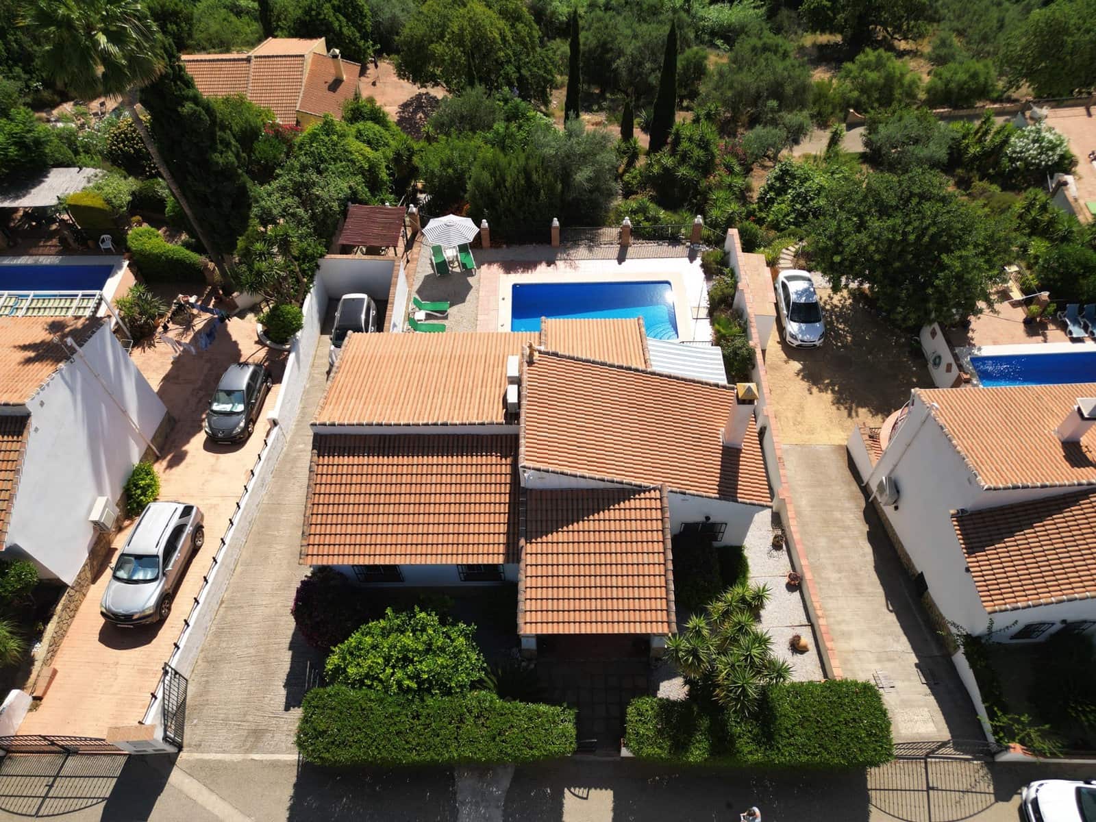 3 bedroom Villa for sale in Alcaucin with pool garage - € 375,000 (Ref: 9961719)