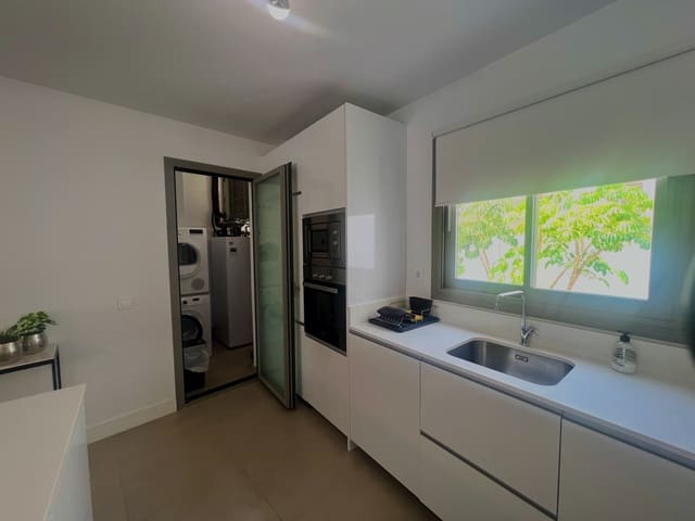3 soveværelse Lejlighed til salg i Caleta de Vélez, Vélez-Málaga med swimmingpool garage - € 399.000 (Ref: 9978070)