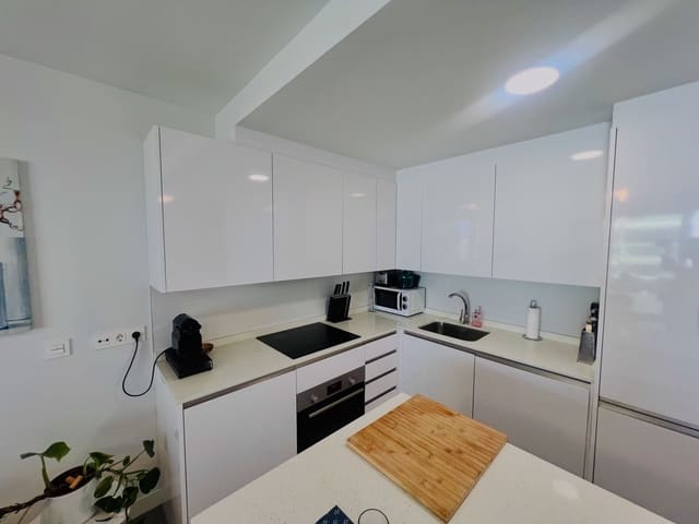3 Zimmer Apartment zu verkaufen in Torrox-Costa, Torrox mit Pool Garage - 460.000 € (Ref: 9997841)