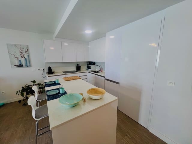 3 Zimmer Apartment zu verkaufen in Torrox-Costa, Torrox mit Pool Garage - 460.000 € (Ref: 9997841)