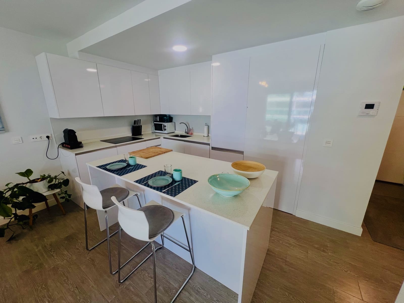 3 Zimmer Apartment zu verkaufen in Torrox-Costa mit Pool Garage - 460.000 € (Ref: 9997841)