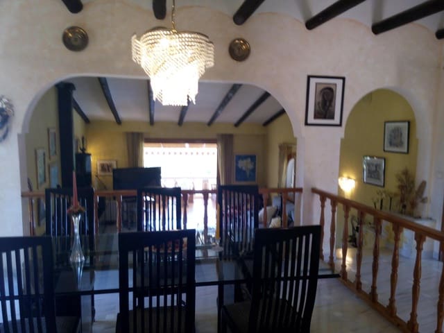 5 slaapkamer Villa te koop in Santa Ponsa, Calvià met zwembad - € 2.570.000 (Ref: 4636335)